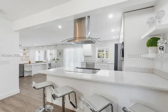 $565,000 | 7 Lakeside Drive, Bluffton, SC 29910