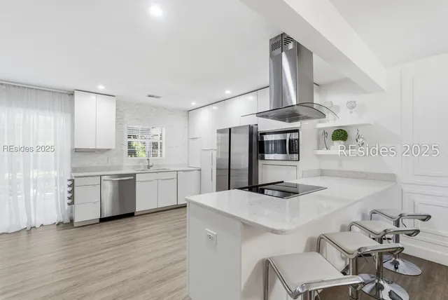 $565,000 | 7 Lakeside Drive, Bluffton, SC 29910