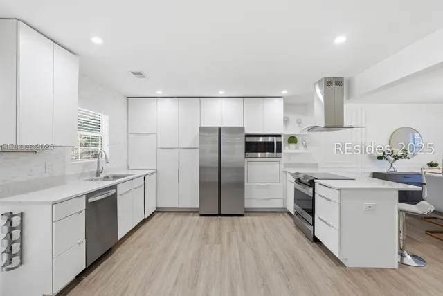 $565,000 | 7 Lakeside Drive, Bluffton, SC 29910