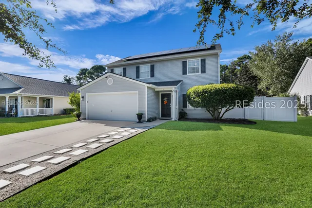 $565,000 | 7 Lakeside Drive, Bluffton, SC 29910