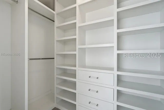 $565,000 | 7 Lakeside Drive, Bluffton, SC 29910