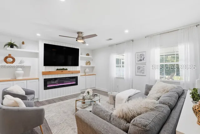 $565,000 | 7 Lakeside Drive, Bluffton, SC 29910