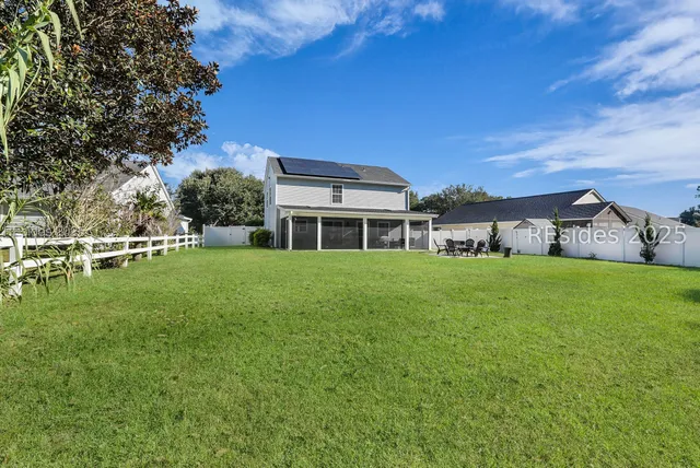 $565,000 | 7 Lakeside Drive, Bluffton, SC 29910