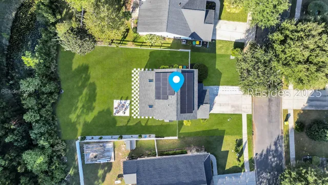 $565,000 | 7 Lakeside Drive, Bluffton, SC 29910