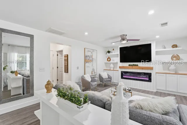 $565,000 | 7 Lakeside Drive, Bluffton, SC 29910