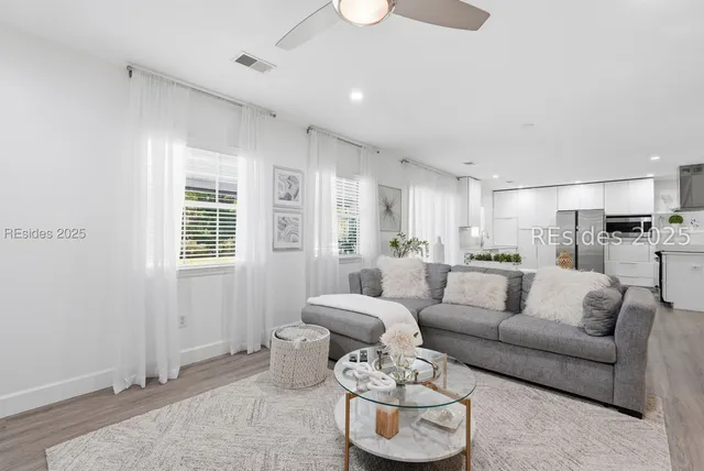 $565,000 | 7 Lakeside Drive, Bluffton, SC 29910