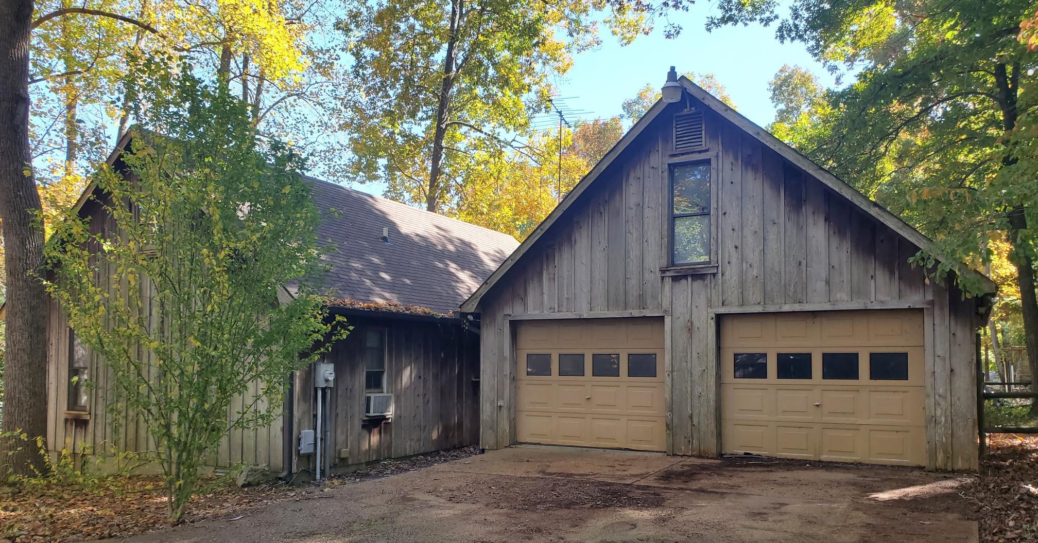 4623 Mt View Road Manchester, TN 37355 - Photo 2 of 2 a view of a house and a yard with large tree