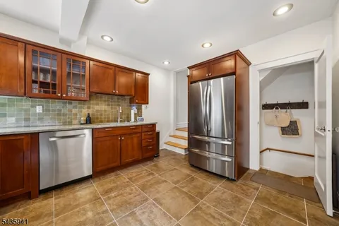 $899,000 | 14 Evergreen Place, Maplewood, NJ 07040