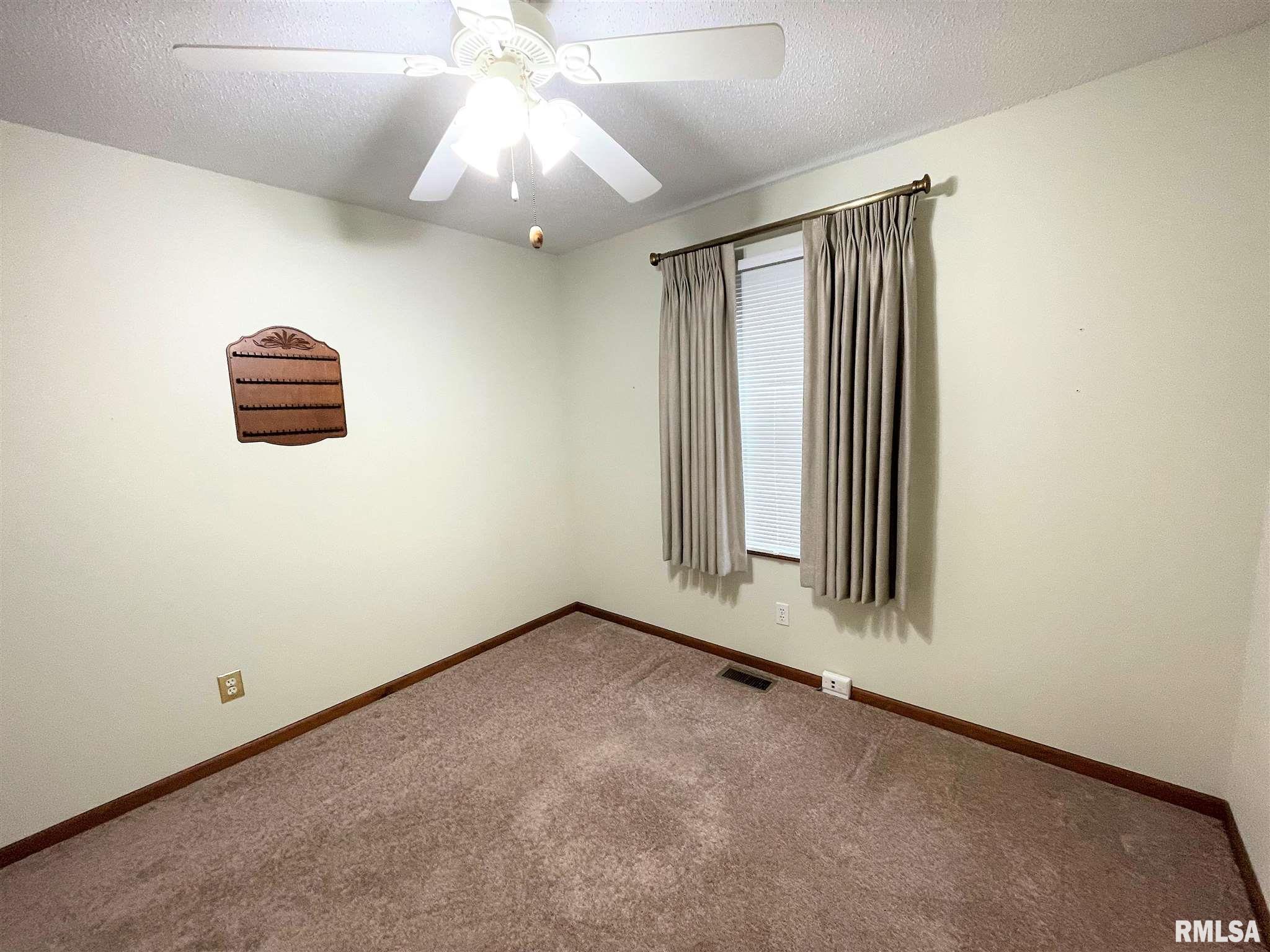 2805 Biscayne Drive Springfield, IL 62707 - Photo 14 of 27