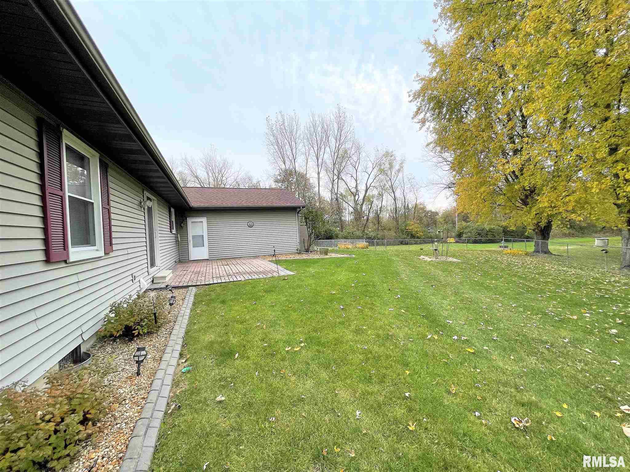 2805 Biscayne Drive Springfield, IL 62707 - Photo 3 of 27