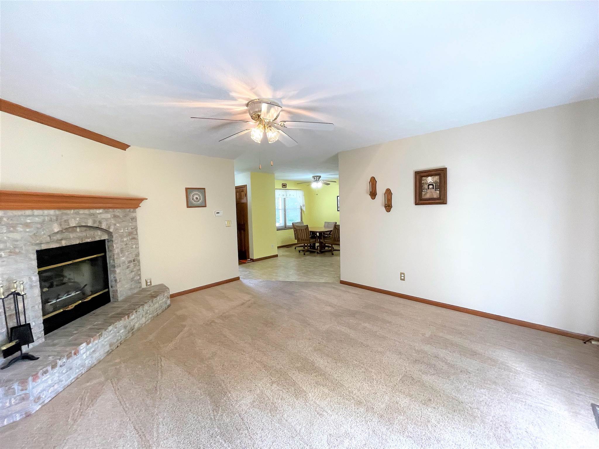 2805 Biscayne Drive Springfield, IL 62707 - Photo 7 of 27