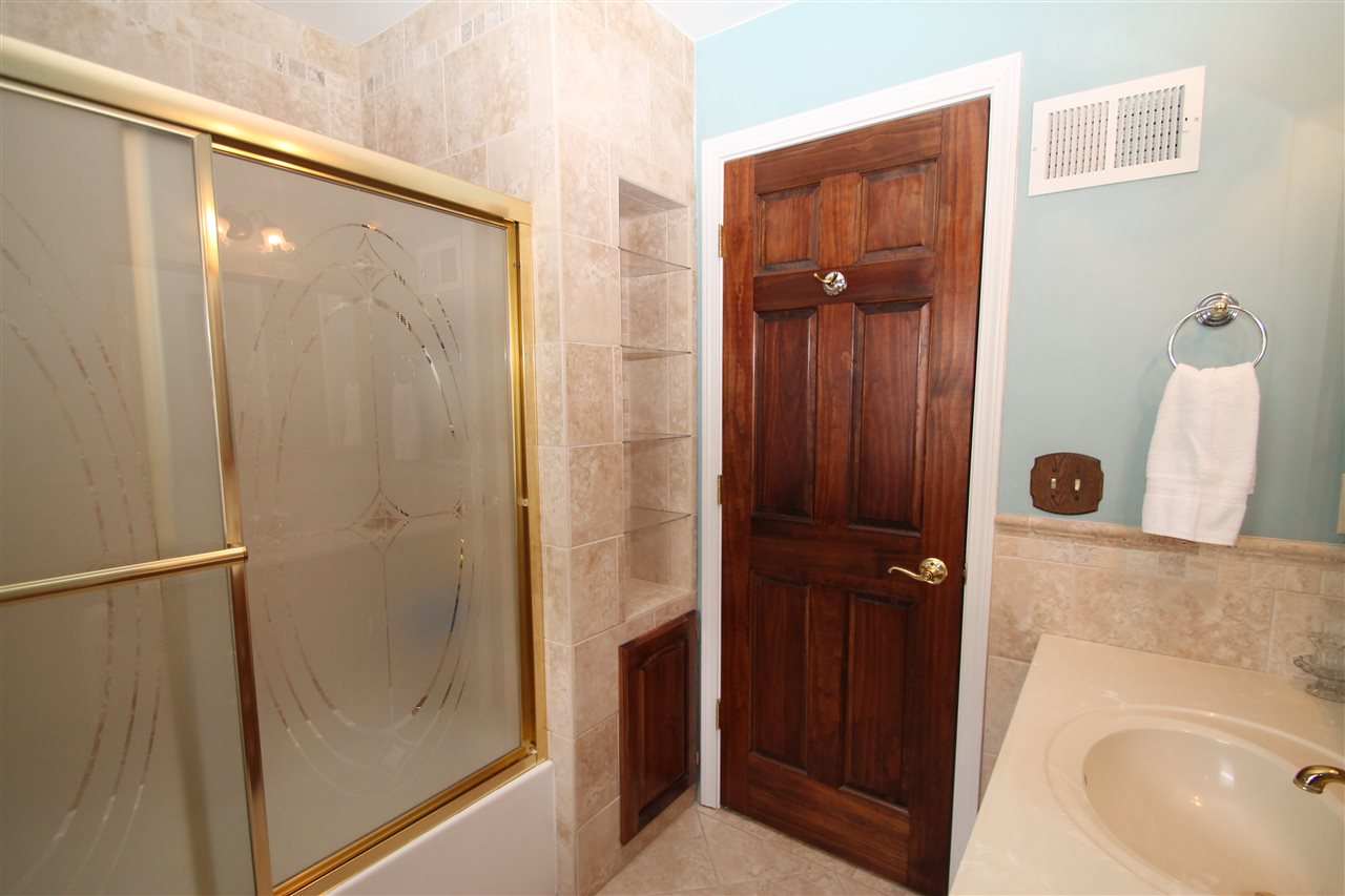 809 West Ridge Road Peoria, IL 61614 - Photo 18 of 25 Gallery Image 18