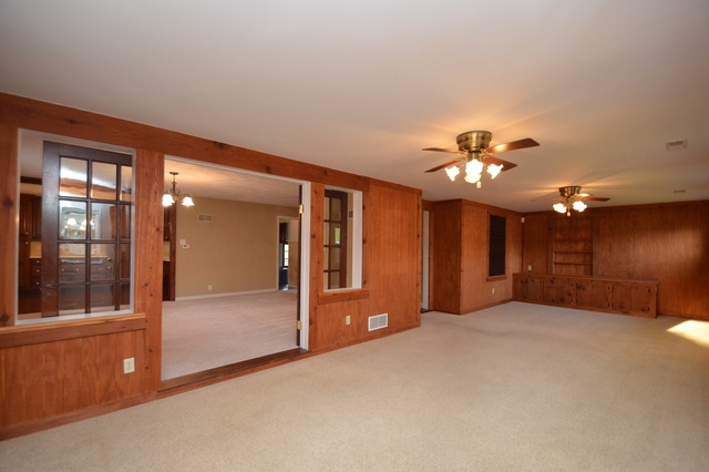 809 West Ridge Road Peoria, IL 61614 - Photo 3 of 25 Gallery Image 3