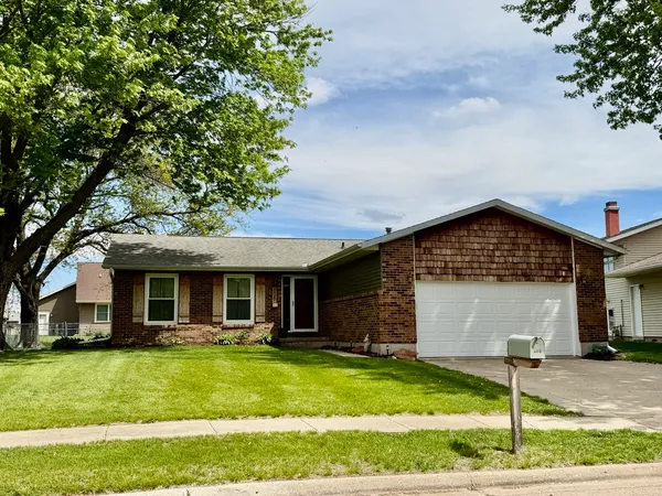$205,000 | 608 Greenridge Drive, Sterling, IL 61081