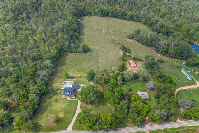 $1,200,000 | 3989 Cadiz Road, Bumpus Mills, TN 37028