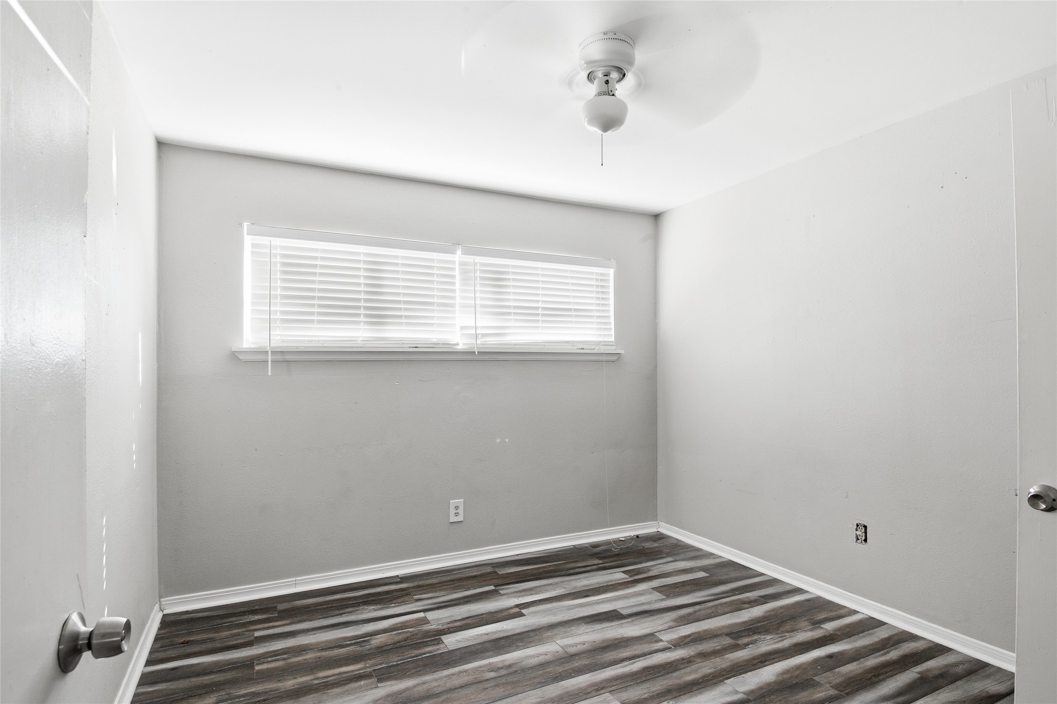 5010 Ennis Street, Unit 3 Houston, TX 77004 - Photo 9 of 12 a view of a room with a window