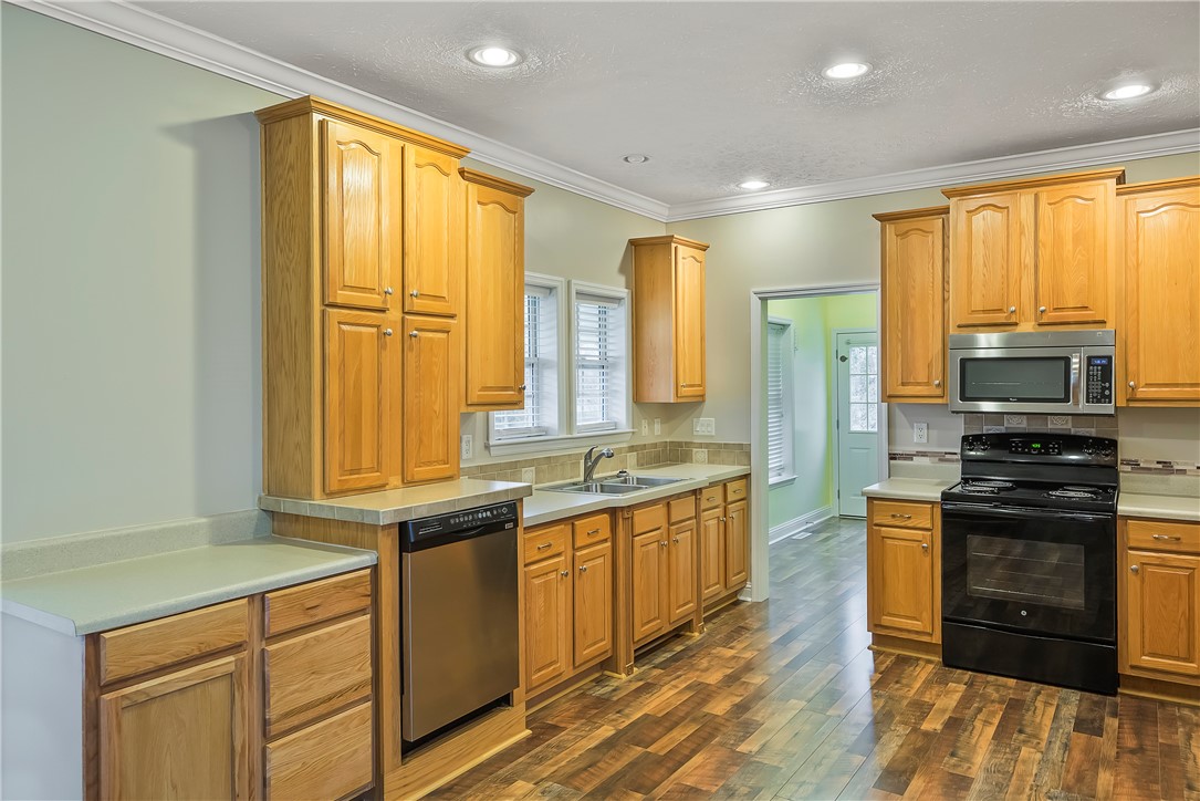 704 Old Asbury Road Anderson, SC 29625 - Photo 9 of 39 Gallery Image 9