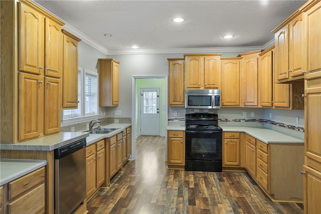 704 Old Asbury Road Anderson, SC 29625 - Photo 10 of 39 Gallery Image 10