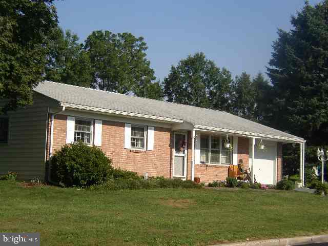125 Robin Road Hershey, PA 17033 - Photo 1 of 9 Gallery Image 1