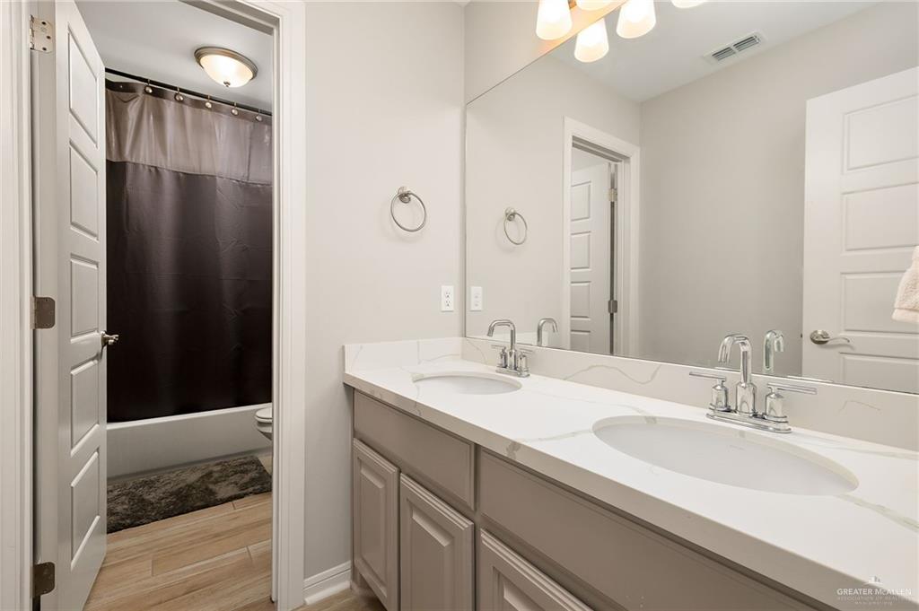 14435 Chalk Rdg Drive McAllen, TX 78504 - Photo 12 of 15