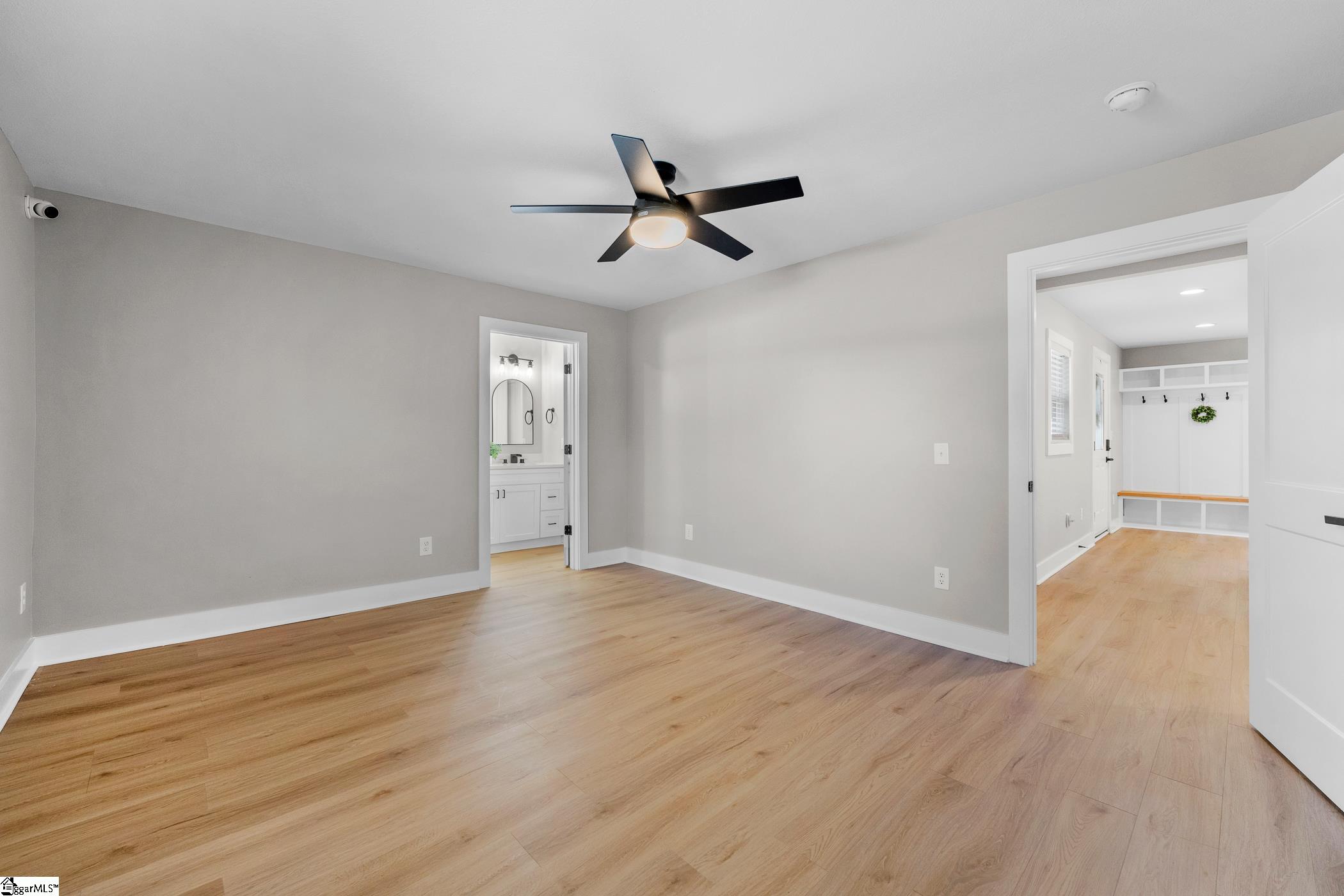 5204 Highway 14 Landrum, SC 29356 - Photo 17 of 36