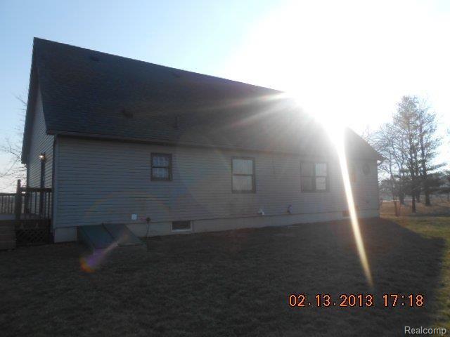 7946 Scofield Road Maybee, MI 48159 - Photo 2 of 13 7946 Scofield Rear.JPG