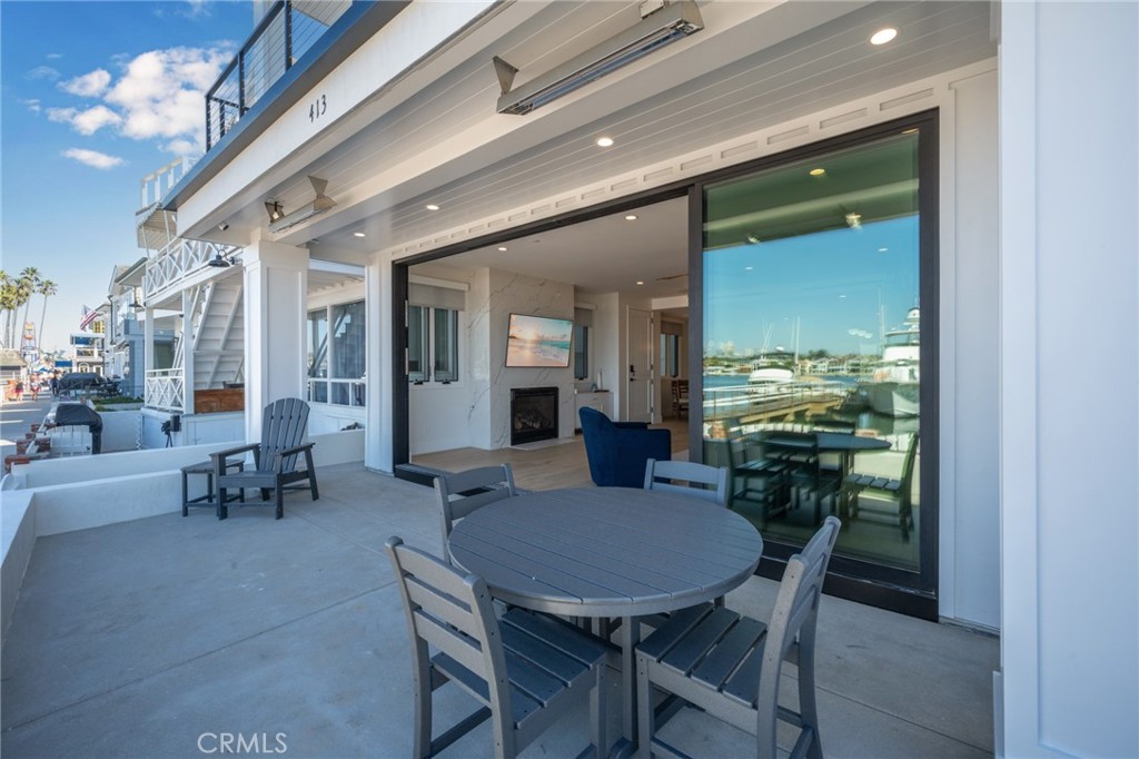 413 Edgewater Place Newport Beach, CA 92661 - Photo 14 of 59