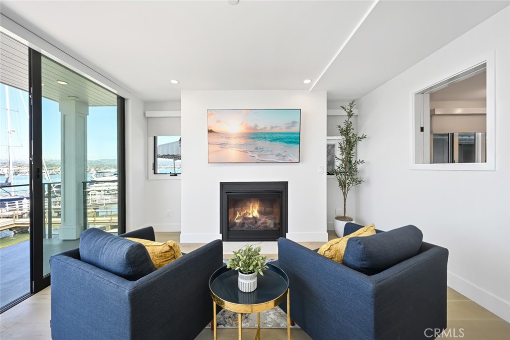 413 Edgewater Place Newport Beach, CA 92661 - Photo 16 of 59