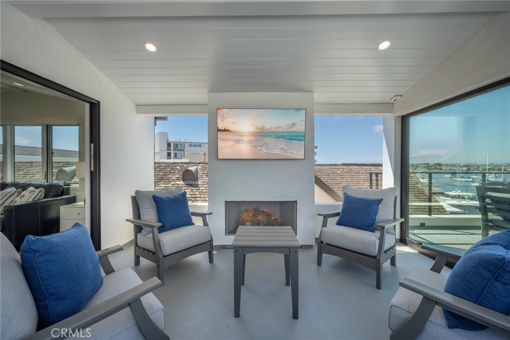 413 Edgewater Place Newport Beach, CA 92661 - Photo 26 of 59