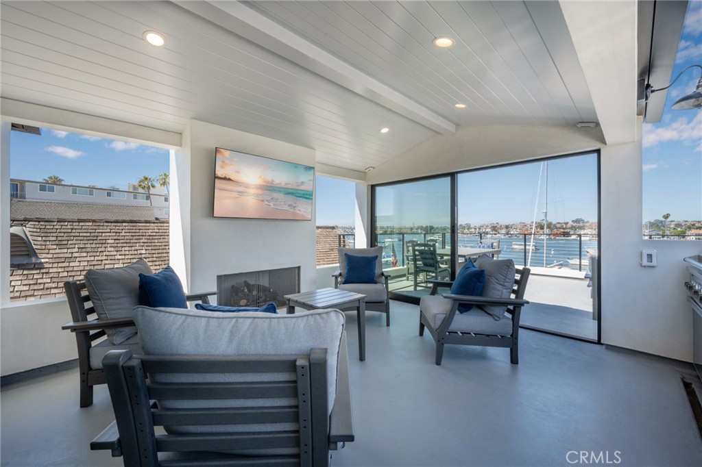 413 Edgewater Place Newport Beach, CA 92661 - Photo 27 of 59