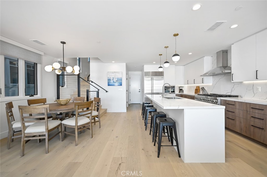 413 Edgewater Place Newport Beach, CA 92661 - Photo 3 of 59