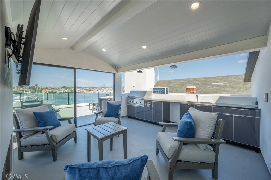 413 Edgewater Place Newport Beach, CA 92661 - Photo 32 of 59