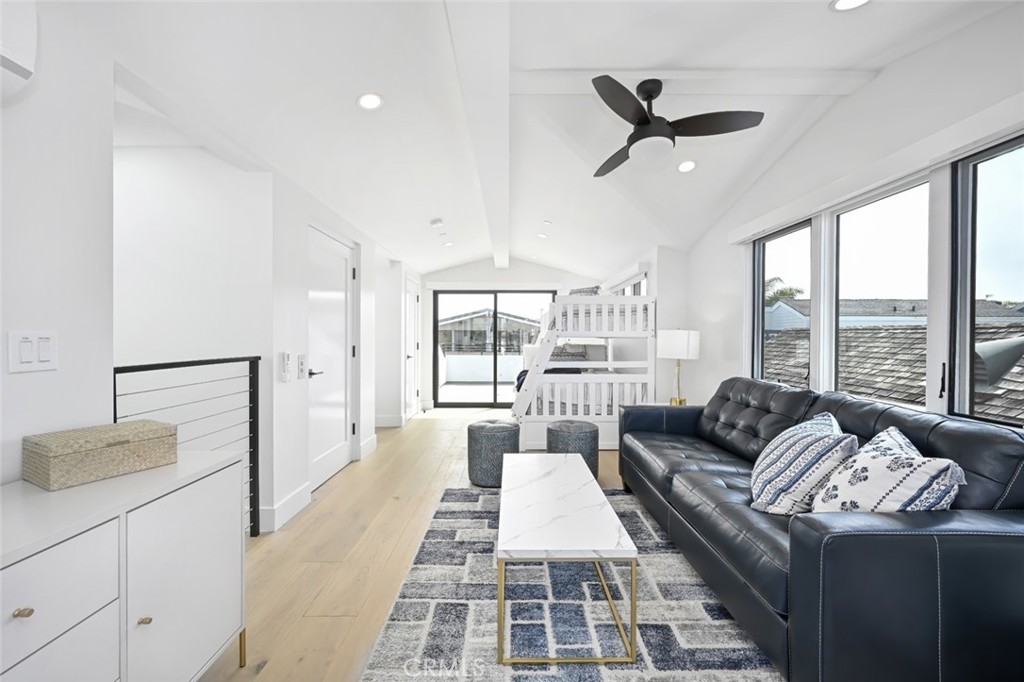 413 Edgewater Place Newport Beach, CA 92661 - Photo 33 of 59