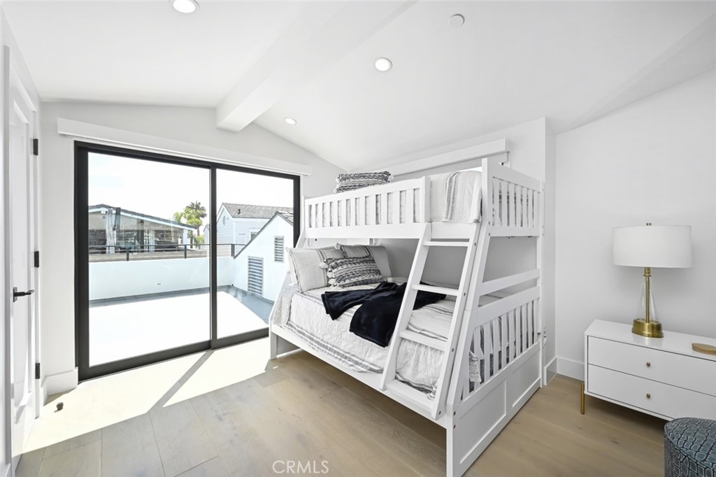 413 Edgewater Place Newport Beach, CA 92661 - Photo 38 of 59