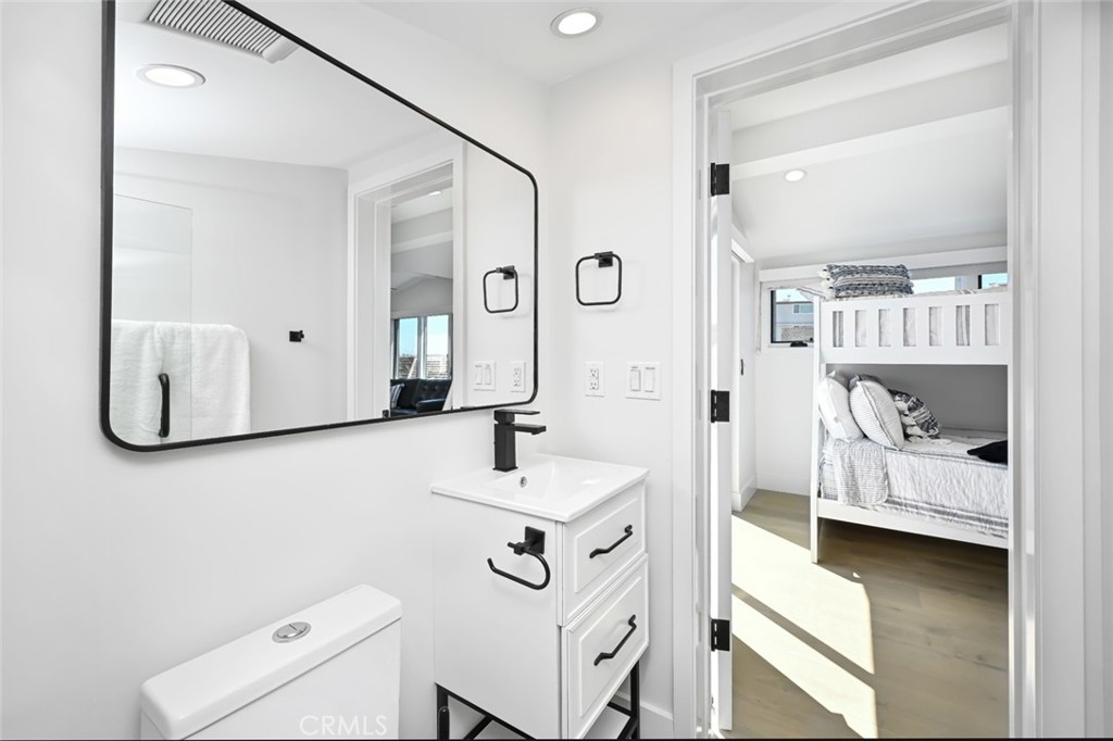 413 Edgewater Place Newport Beach, CA 92661 - Photo 50 of 59