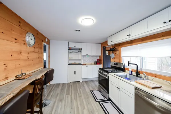 $299,999 | 3 Hollywood Avenue, Raymond, NH 03077