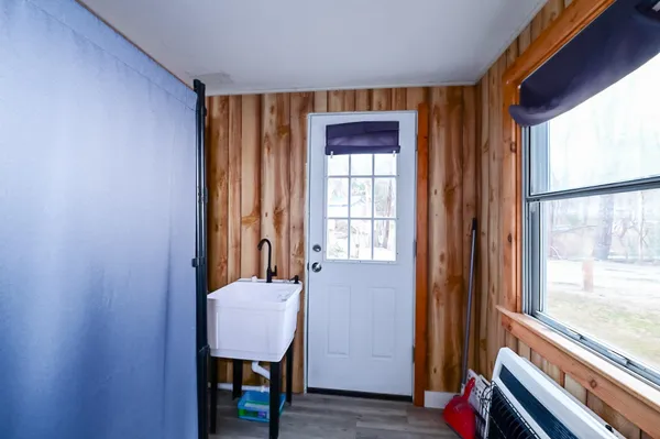 $299,999 | 3 Hollywood Avenue, Raymond, NH 03077