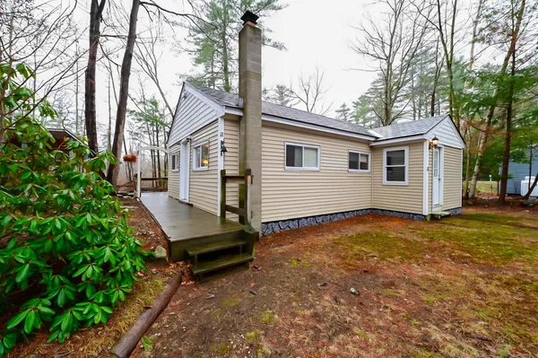 $299,999 | 3 Hollywood Avenue, Raymond, NH 03077