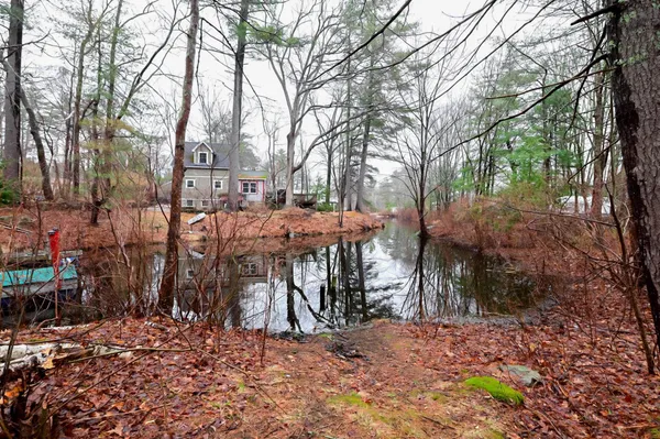 $299,999 | 3 Hollywood Avenue, Raymond, NH 03077