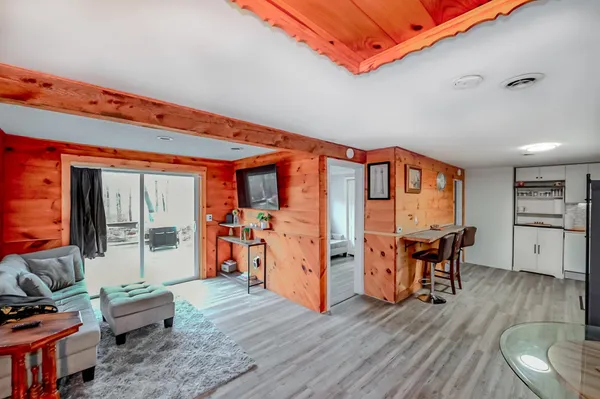 $299,999 | 3 Hollywood Avenue, Raymond, NH 03077
