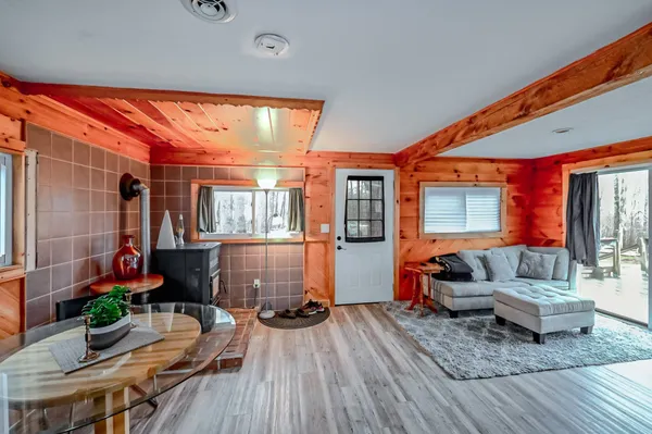 $299,999 | 3 Hollywood Avenue, Raymond, NH 03077