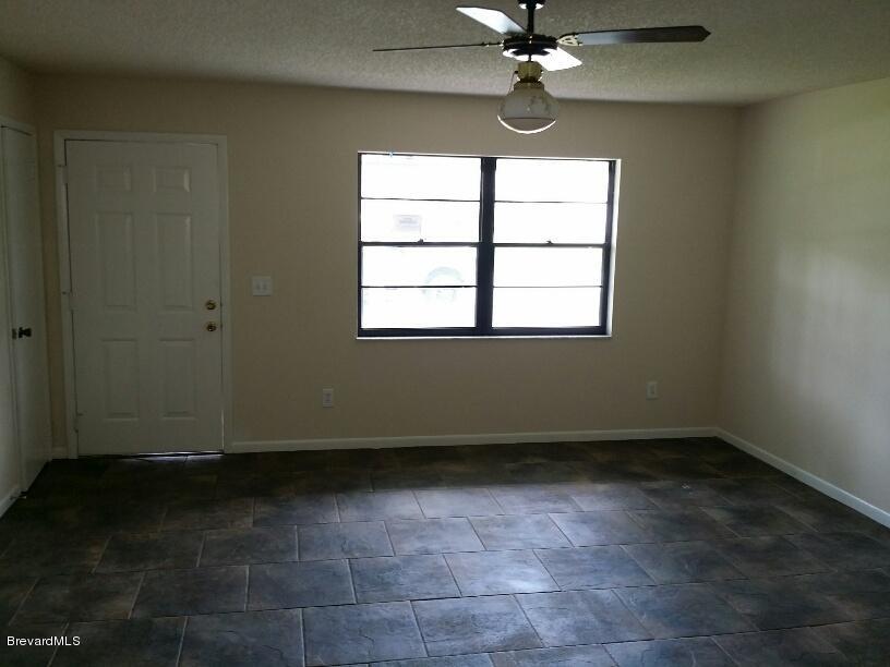 5050 Bridge Road Cocoa, FL 32927 - Photo 2 of 15 Living Room
