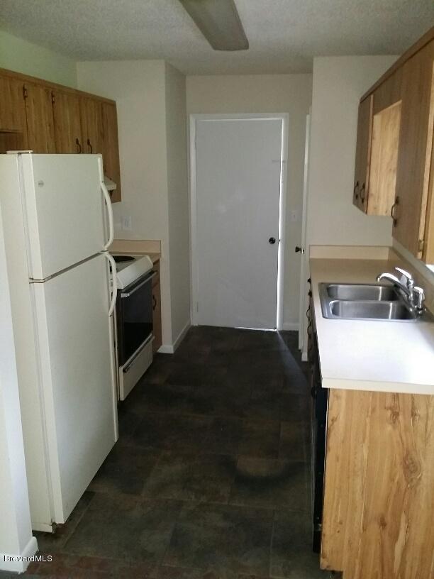 5050 Bridge Road Cocoa, FL 32927 - Photo 14 of 15 Kitchen