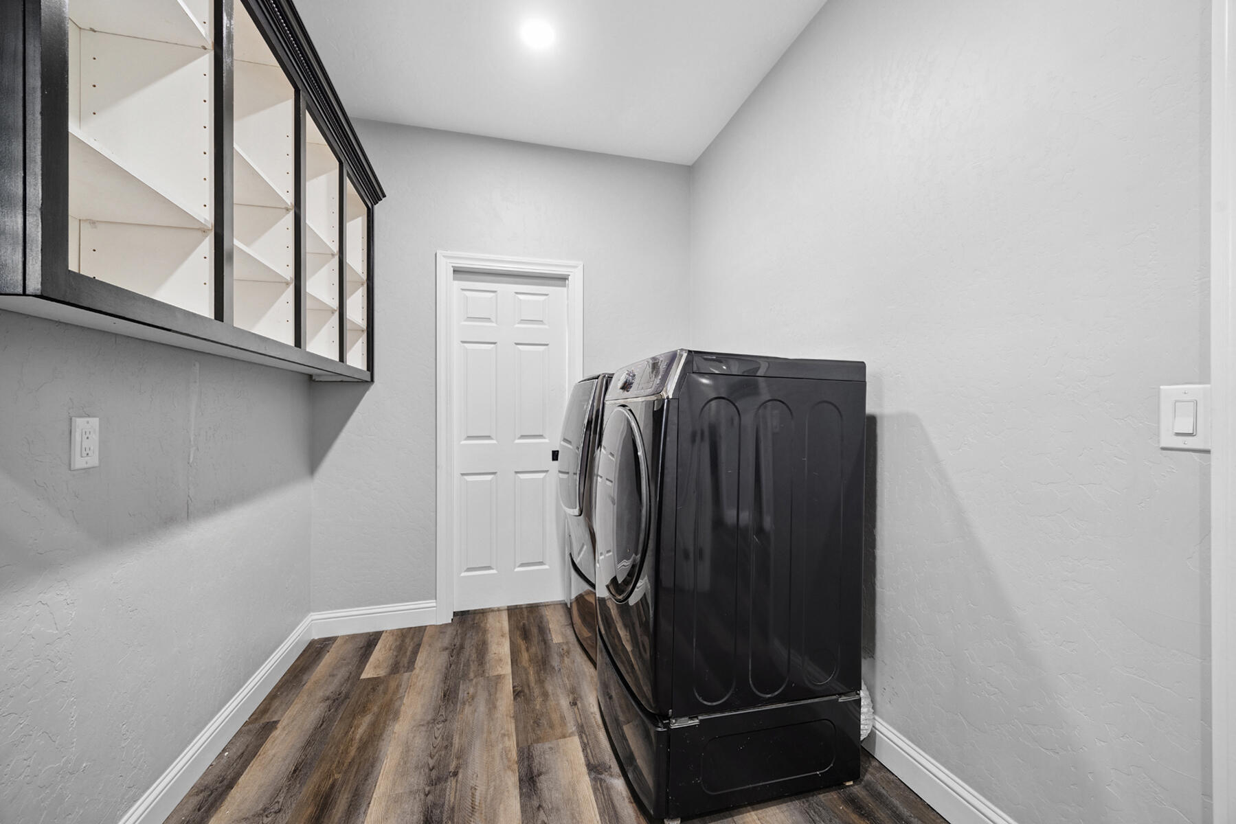 21031 Road 256 Strathmore, CA 93267 - Photo 26 of 55 30 - Laundryroom