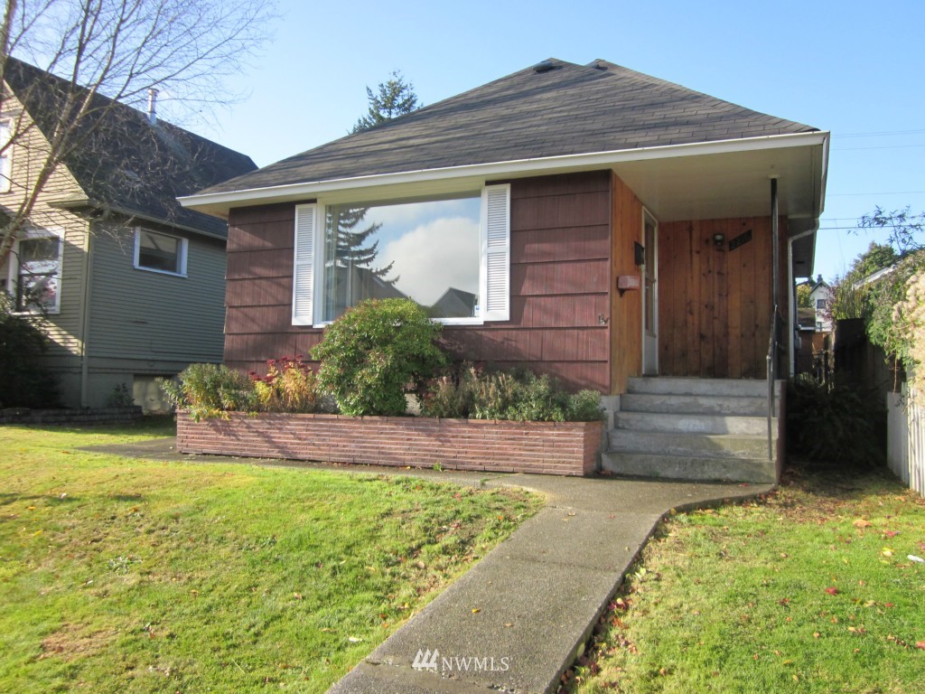 2216 Rockefeller Avenue Everett, WA 98201 - Photo 1 of 1