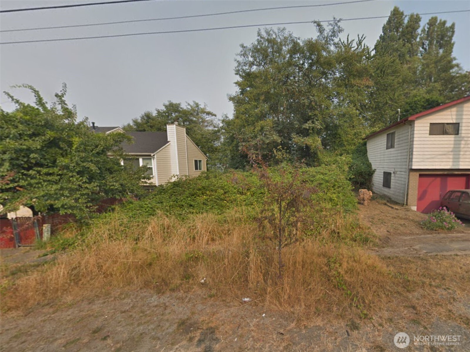 2016 18th Avenue South Seattle, WA 98144 - Photo 2 of 3 a view of a house with a yard