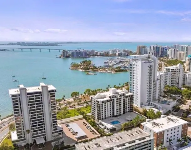 $725,000 | 707 South Gulfstream Avenue, Unit 604, Sarasota, FL 34236