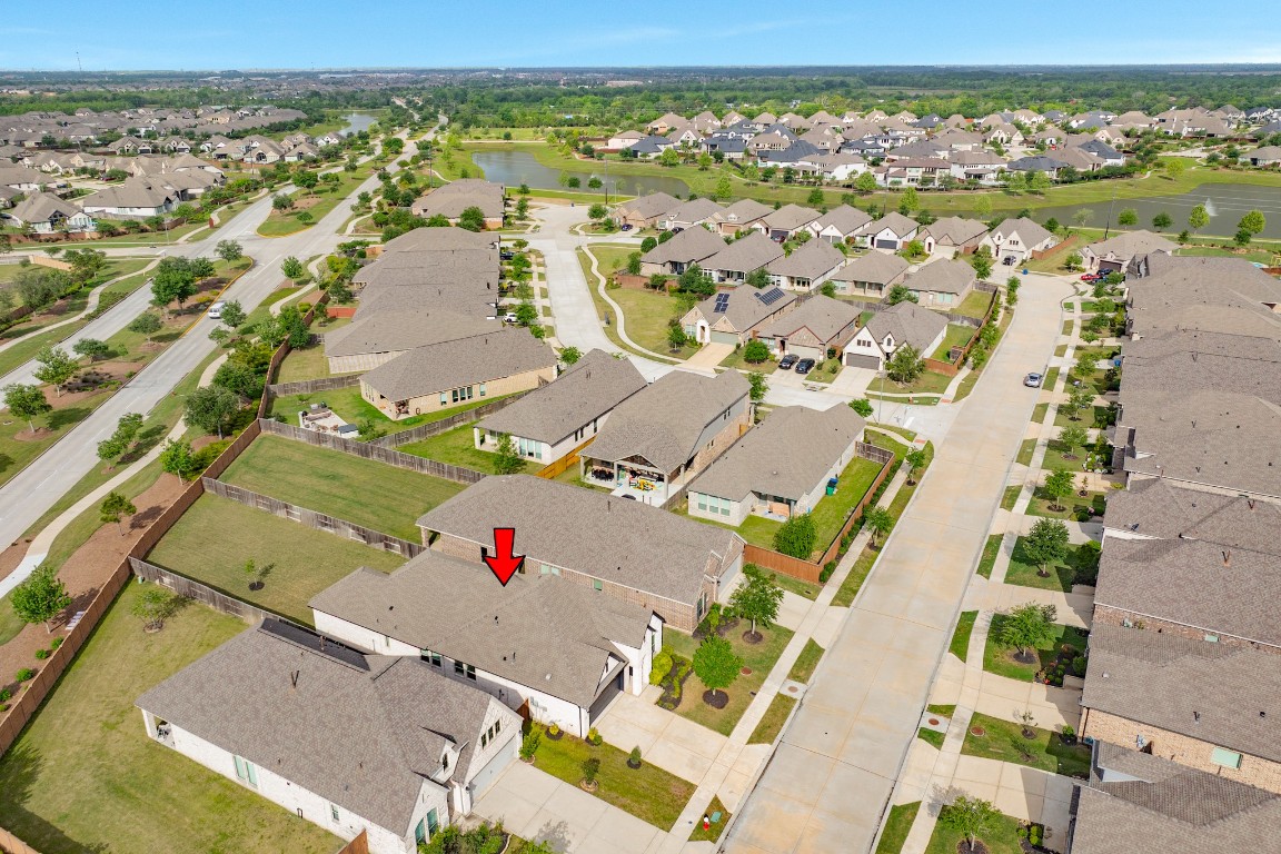 4946 Hitchings Court Rosharon, TX 77583 - Photo 27 of 49 Aerial view highlighting the backyard's dimensions and features.
