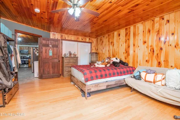 $539,900 | 117 Coyote Lane, Oneida, TN 37841