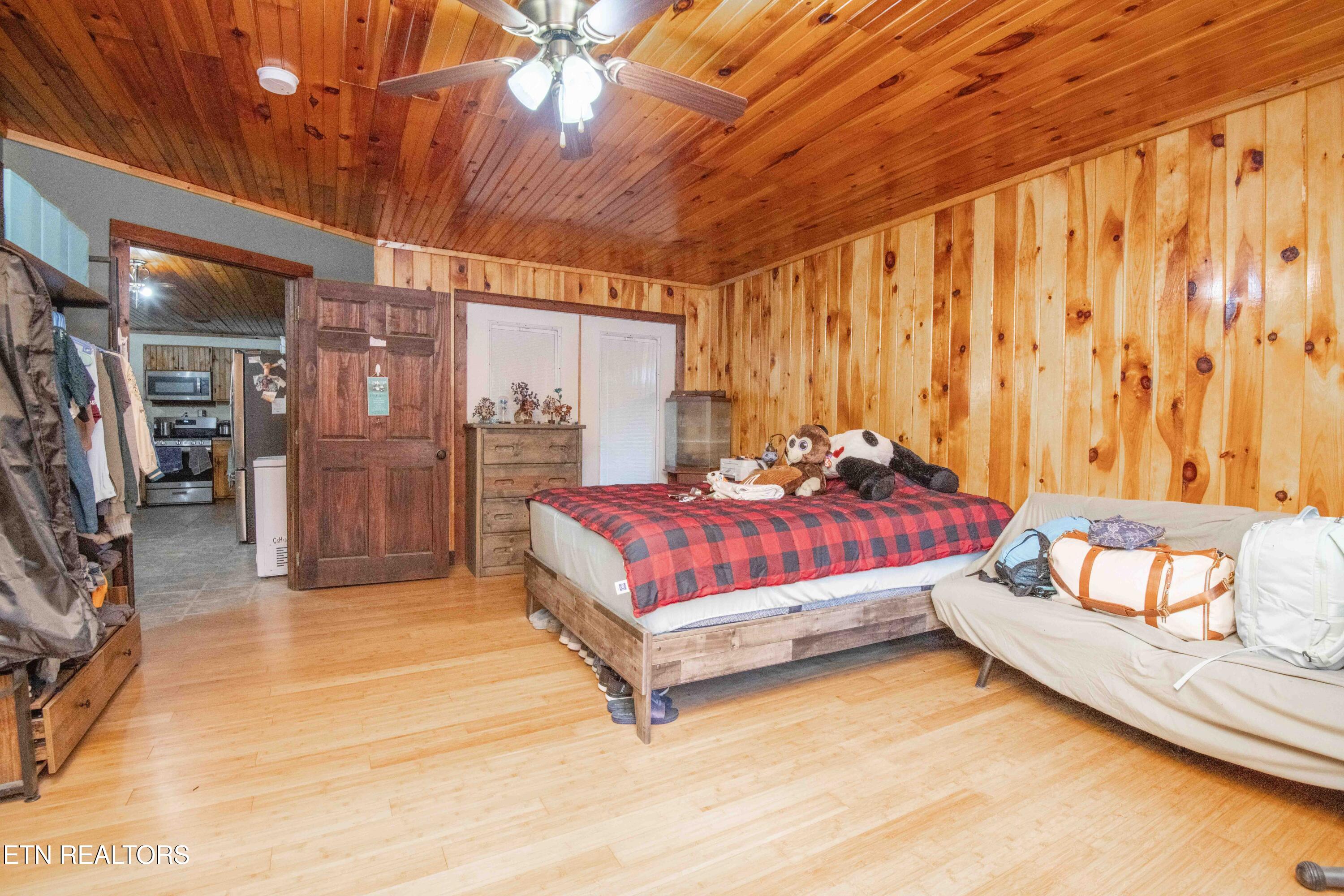 117 Coyote Lane Oneida, TN 37841 - Photo 19 of 60 bed 2_1